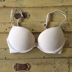 GILLY HICKS SUPER PUSH UP BRA PLUNGE NUDE 32C
